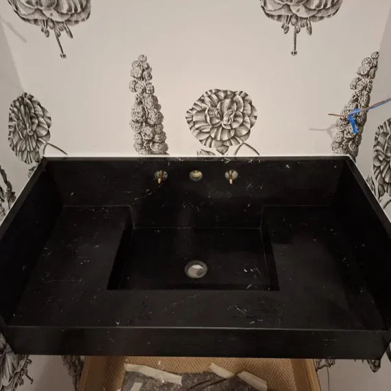 Instalación de encimera en cuarto de baño Fernández de la Hoz, Madrid